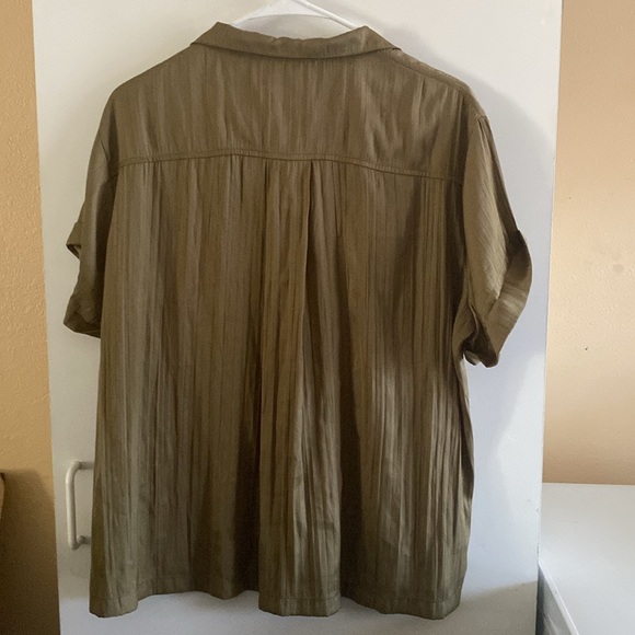 Anthropologie size medium Olive green two pocket collared blouse - Picture 5 of 8